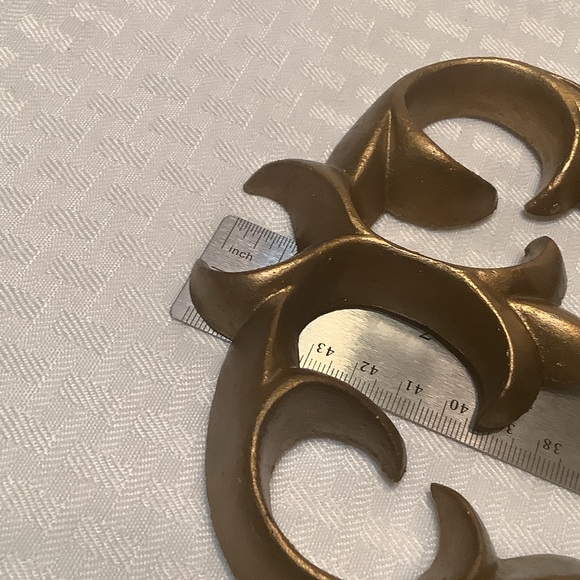 Vintage Cast Metal Brass Colored Key Wall Art - Picture 5 of 8